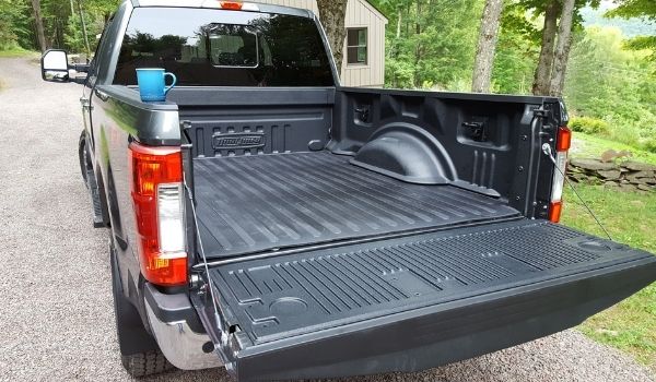 Truck Toolbox without drilling